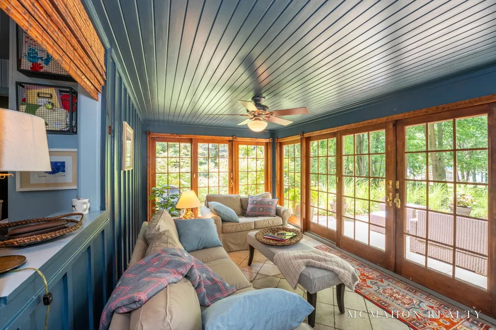 17887 Fruitport Road Spring Lake Township, MI 49456