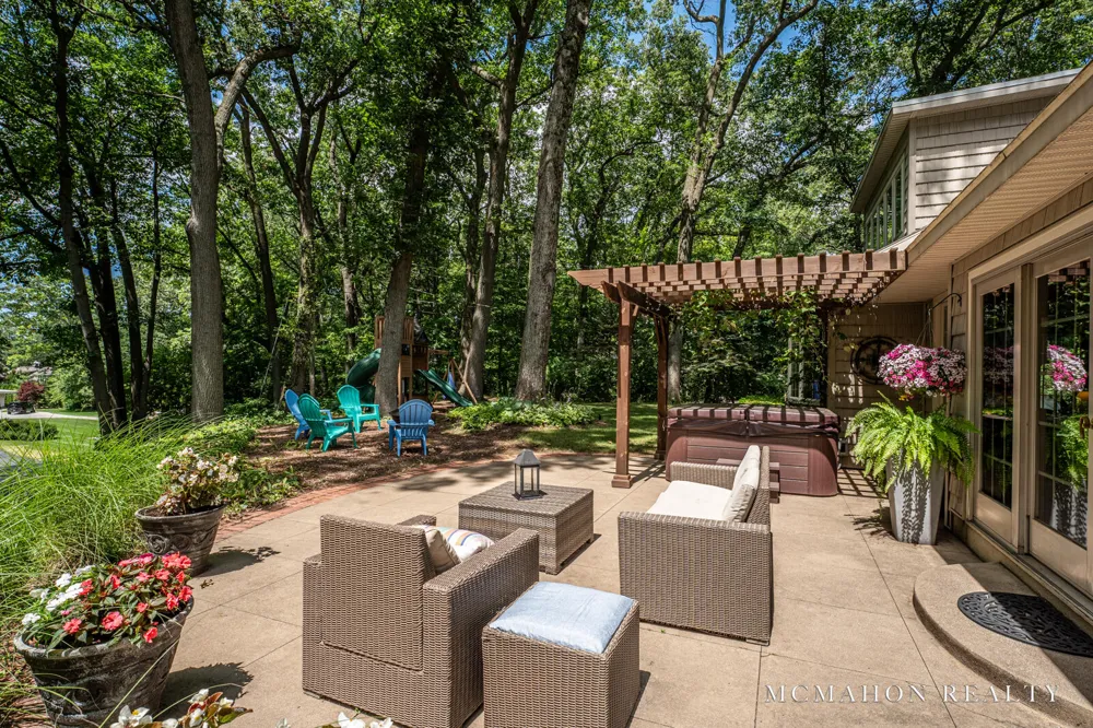 17887 Fruitport Road Spring Lake Township, MI 49456