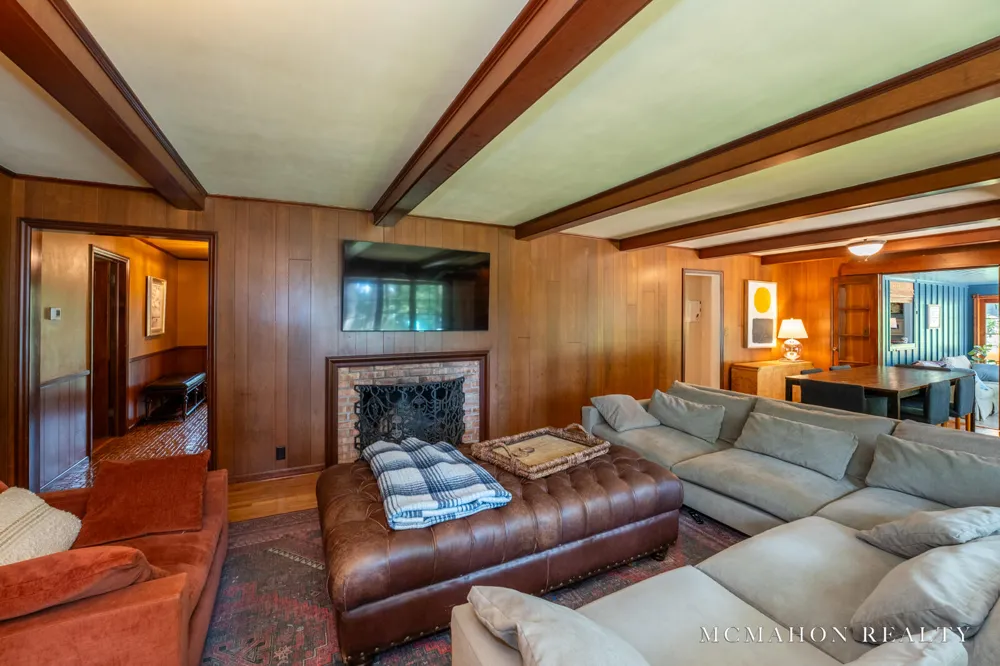 17887 Fruitport Road Spring Lake Township, MI 49456