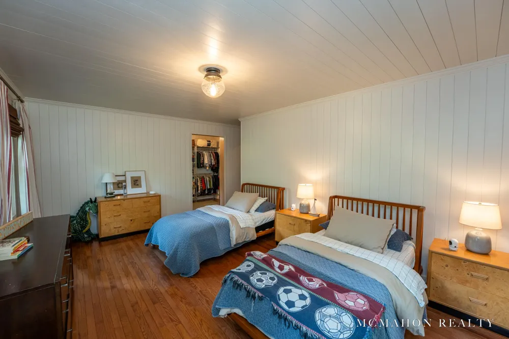 17887 Fruitport Road Spring Lake Township, MI 49456