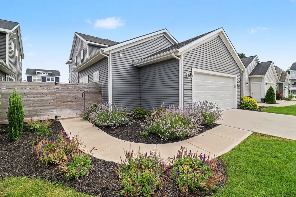 402 W Leland Drive Whitehall City, MI 49461