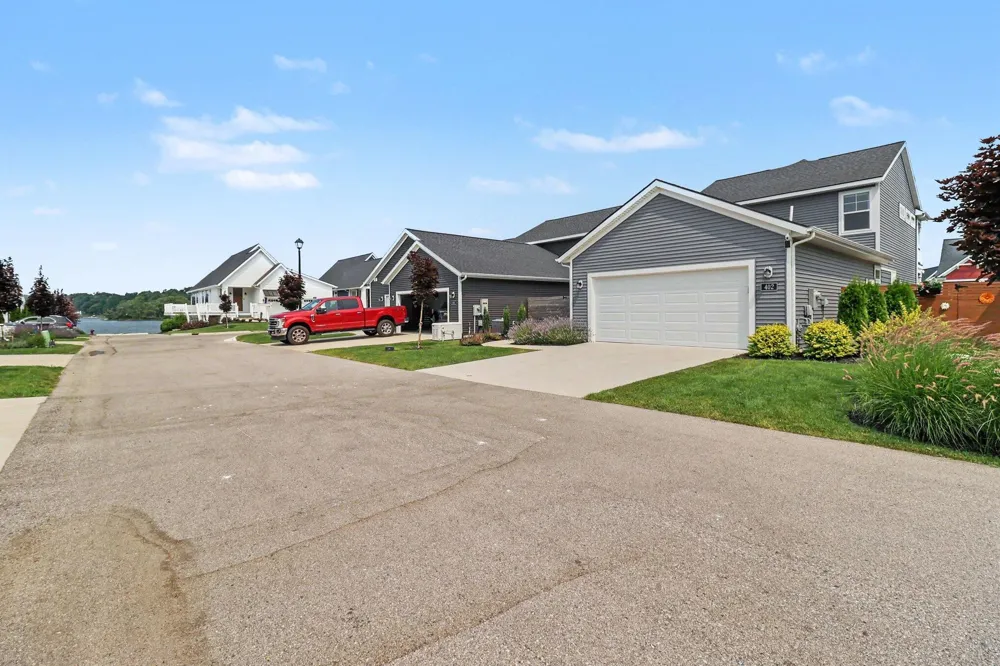 402 W Leland Drive Whitehall City, MI 49461