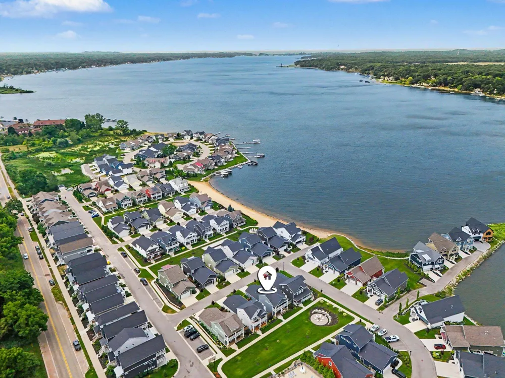 402 W Leland Drive Whitehall City, MI 49461