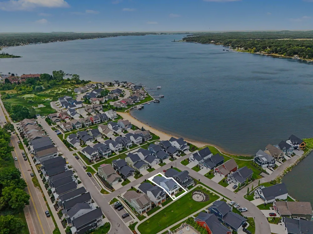 402 W Leland Drive Whitehall City, MI 49461