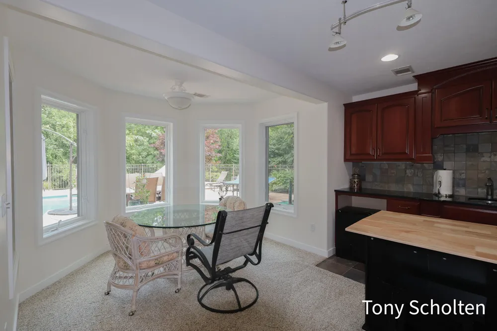 6054 Summerhill Drive Georgetown Charter Township, MI 49426