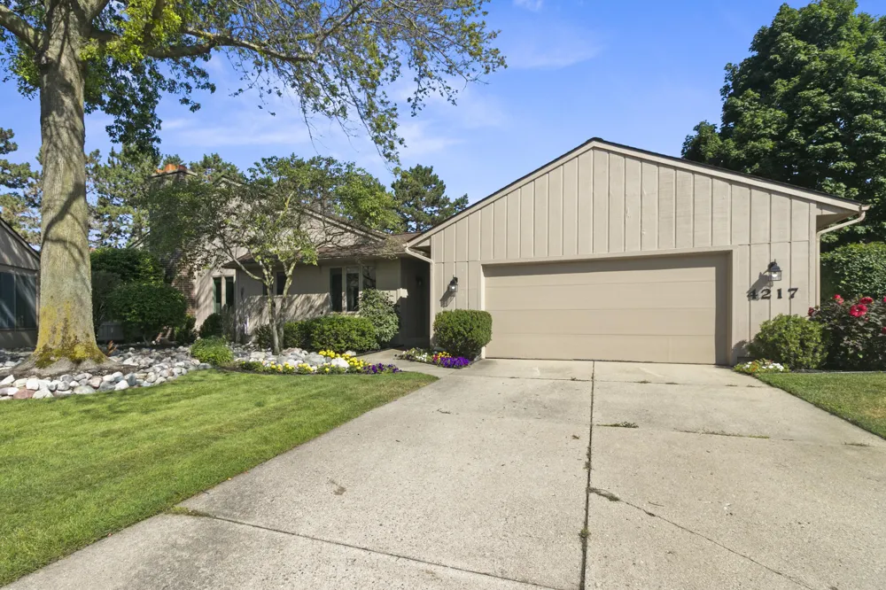 4217 Walnut Hills Lane SE Kentwood City, MI 49512