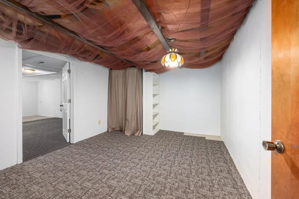 5946 Leisure South Drive SE Kentwood City, MI 49548