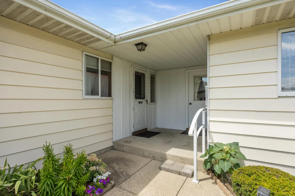 5946 Leisure South Drive SE Kentwood City, MI 49548