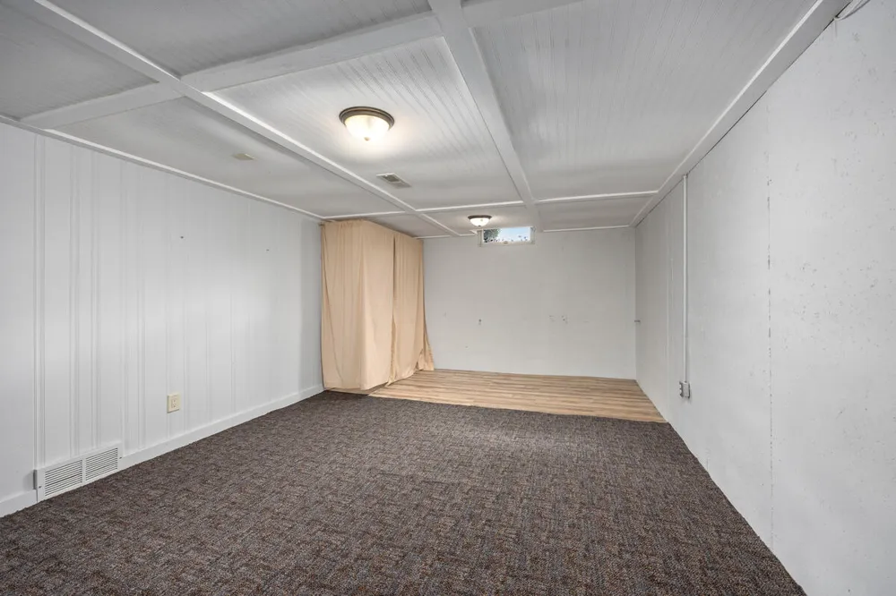 5946 Leisure South Drive SE Kentwood City, MI 49548