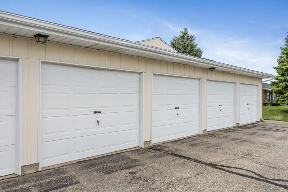 5946 Leisure South Drive SE Kentwood City, MI 49548
