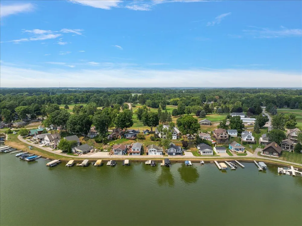 6444 Lakeshore Drive Boston Township, MI 48881