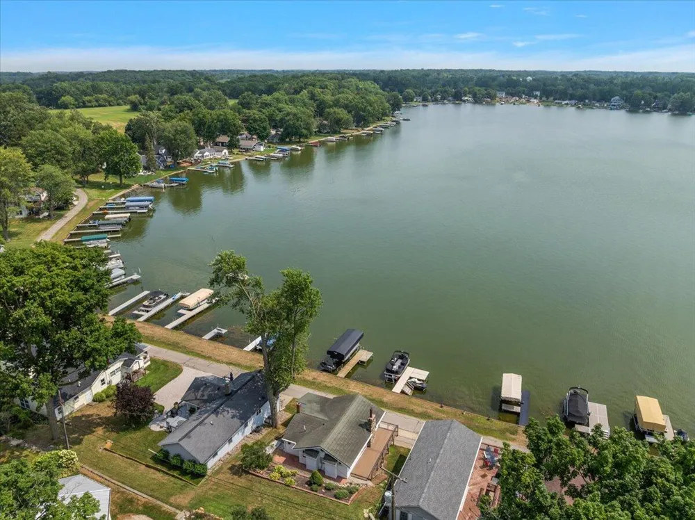 6444 Lakeshore Drive Boston Township, MI 48881