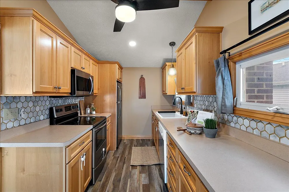 6444 Lakeshore Drive Boston Township, MI 48881