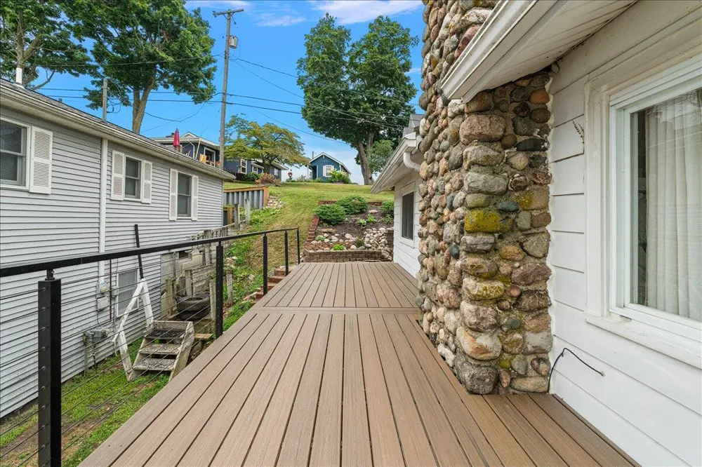 6444 Lakeshore Drive Boston Township, MI 48881