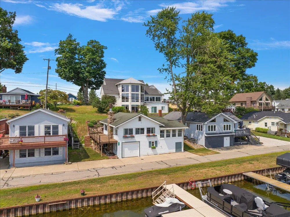 6444 Lakeshore Drive Boston Township, MI 48881
