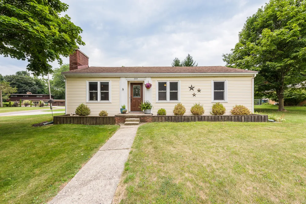 205 Mills Road Saline City, MI 48176