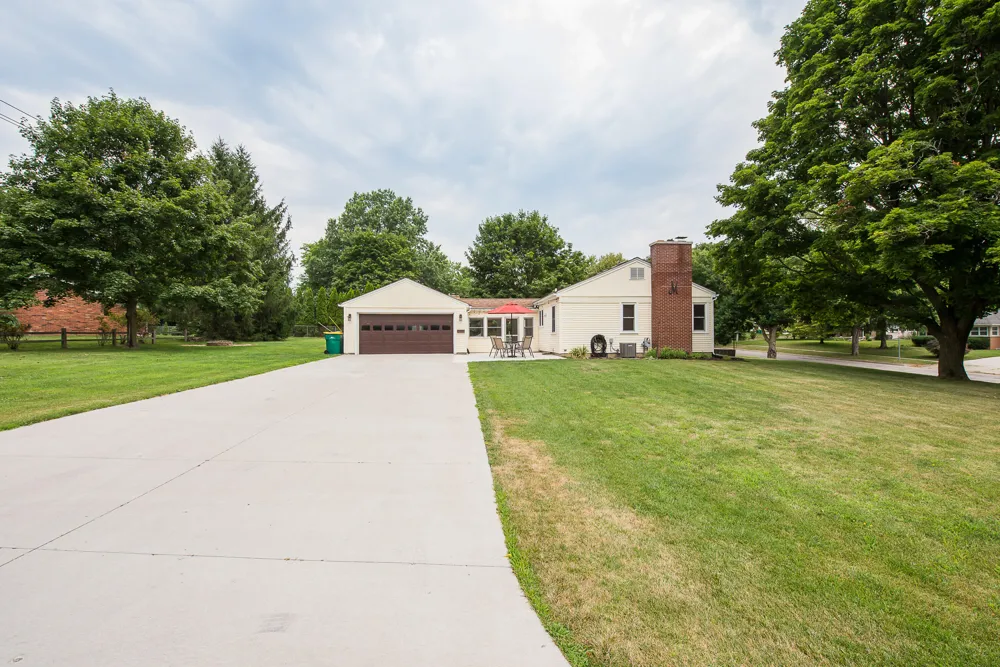 205 Mills Road Saline City, MI 48176