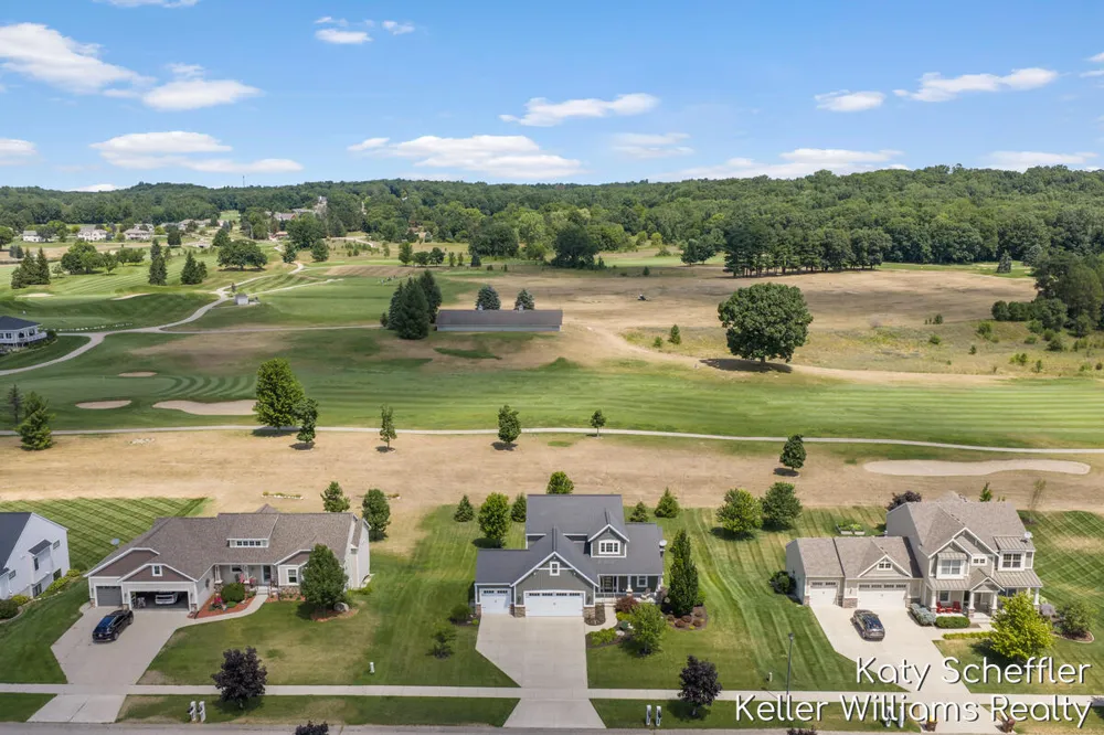 4109 Boulder View Drive NE Plainfield Charter Township, MI 49306
