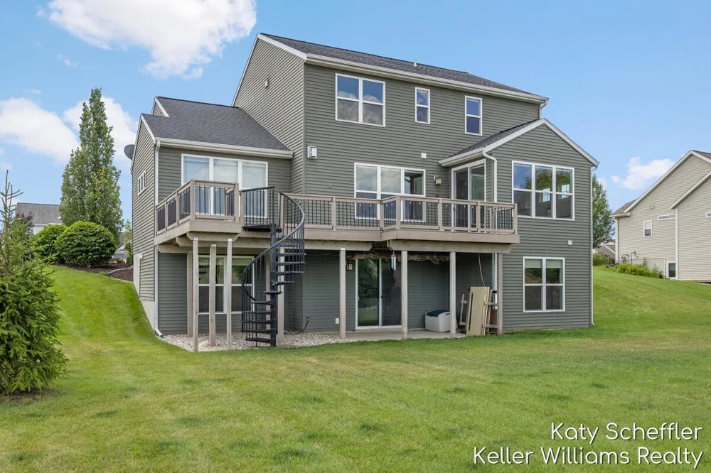 4109 Boulder View Drive NE Plainfield Charter Township, MI 49306