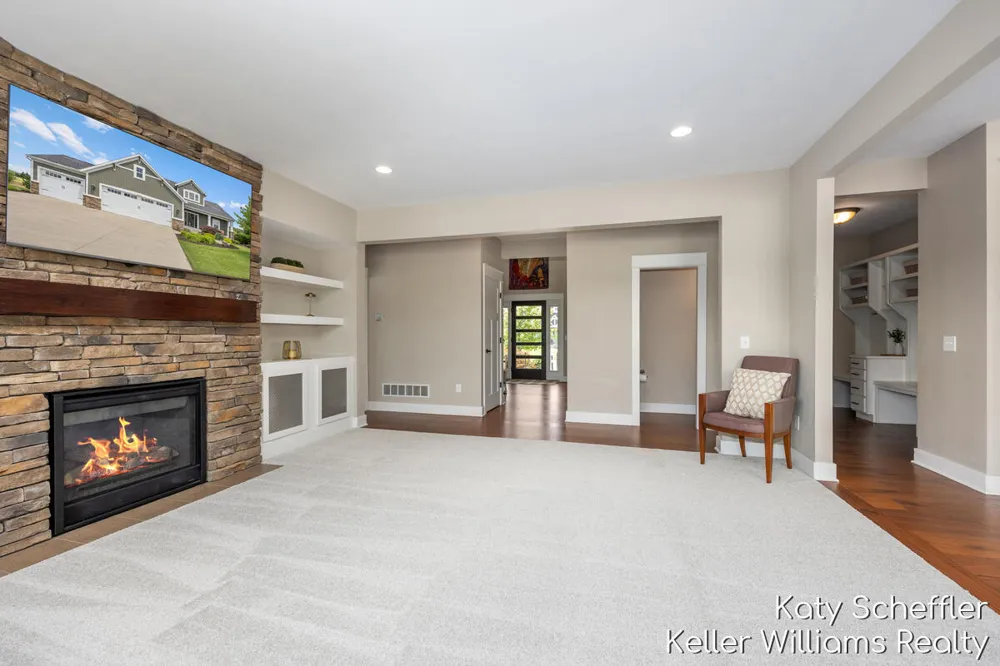4109 Boulder View Drive NE Plainfield Charter Township, MI 49306