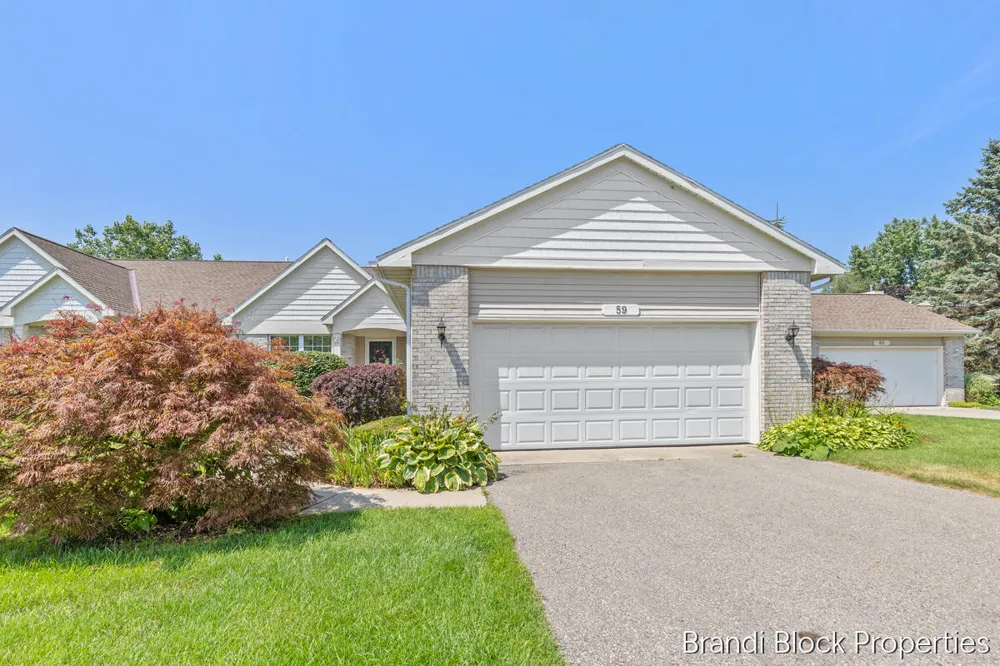59 Pond Ridge Drive NE #20 Grand Rapids Charter Township, MI 49546