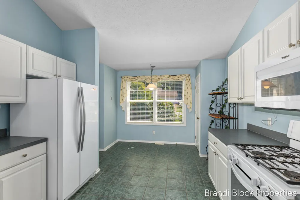 59 Pond Ridge Drive NE #20 Grand Rapids Charter Township, MI 49546