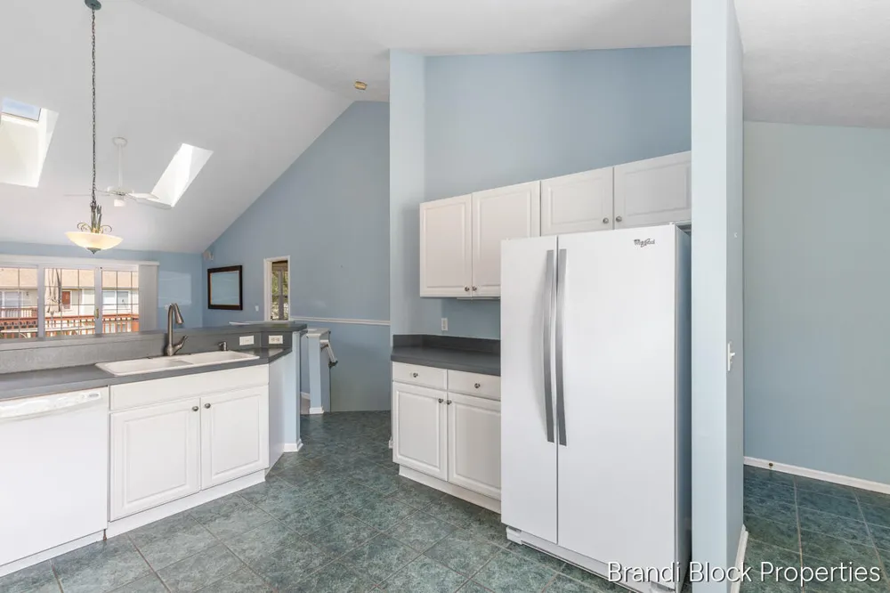 59 Pond Ridge Drive NE #20 Grand Rapids Charter Township, MI 49546