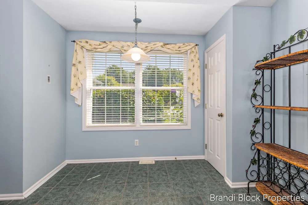 59 Pond Ridge Drive NE #20 Grand Rapids Charter Township, MI 49546