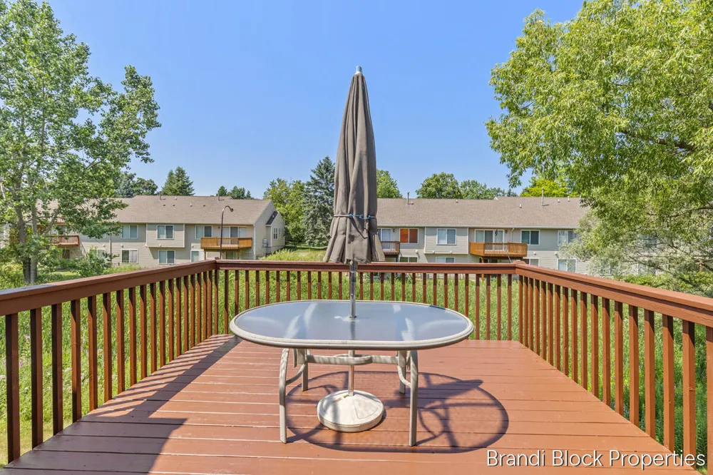 59 Pond Ridge Drive NE #20 Grand Rapids Charter Township, MI 49546