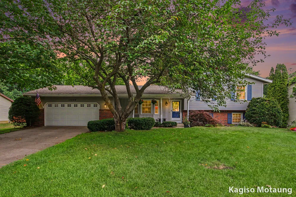 14259 Sunview Drive Holland Charter Township, MI 49424