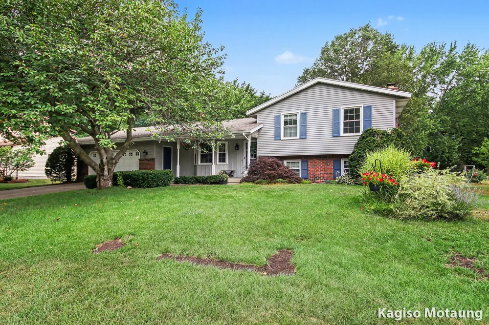 14259 Sunview Drive Holland Charter Township, MI 49424