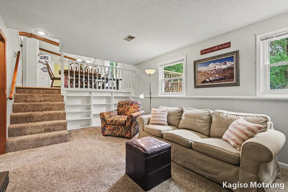 14259 Sunview Drive Holland Charter Township, MI 49424