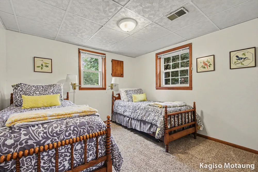 14259 Sunview Drive Holland Charter Township, MI 49424