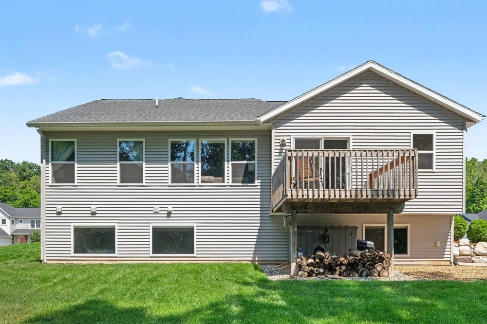 482 Windchime Drive NE Plainfield Charter Township, MI 49321