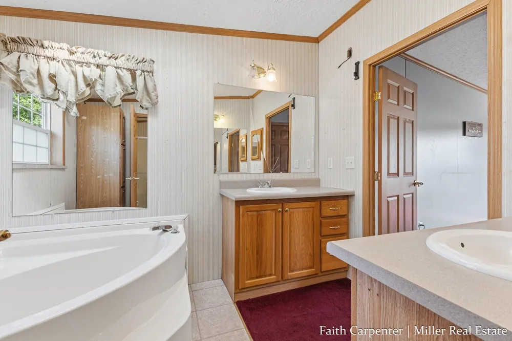 106 Little Long Lake Drive Castleton Township, MI 49073
