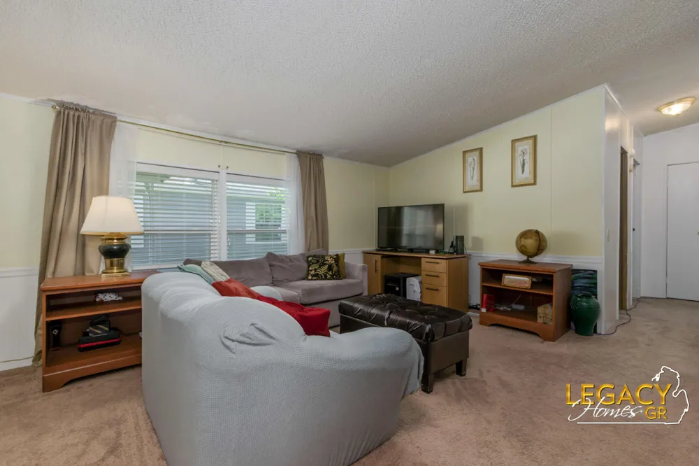 1163 Maple Leaf Lane NW Walker City, MI 49534