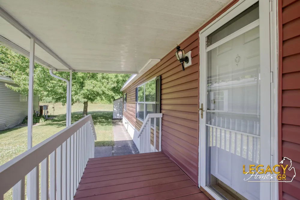 1163 Maple Leaf Lane NW Walker City, MI 49534