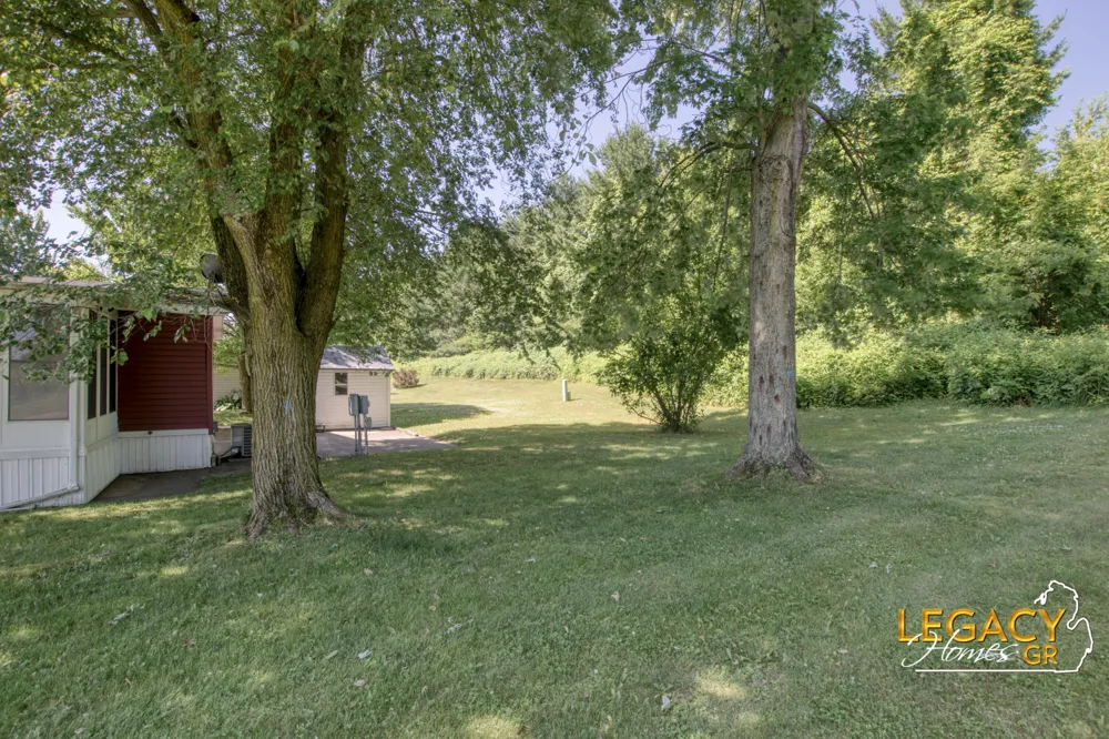 1163 Maple Leaf Lane NW Walker City, MI 49534