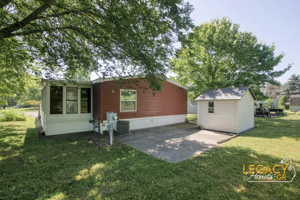 1163 Maple Leaf Lane NW Walker City, MI 49534