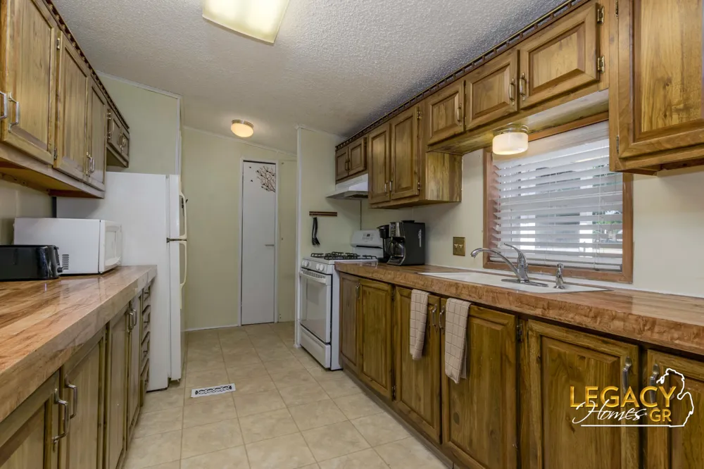 1163 Maple Leaf Lane NW Walker City, MI 49534