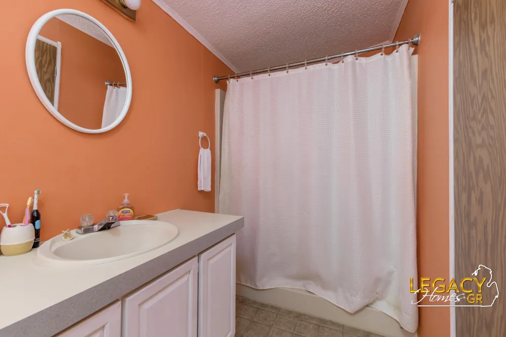 1163 Maple Leaf Lane NW Walker City, MI 49534