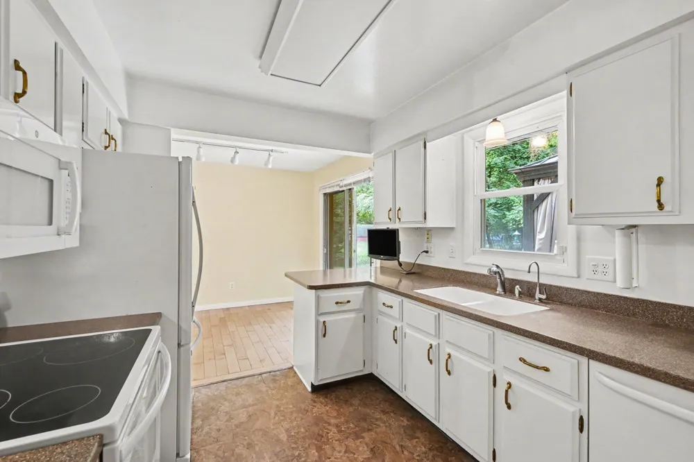 209 Cherry Hill Street Kalamazoo Charter Township, MI 49006