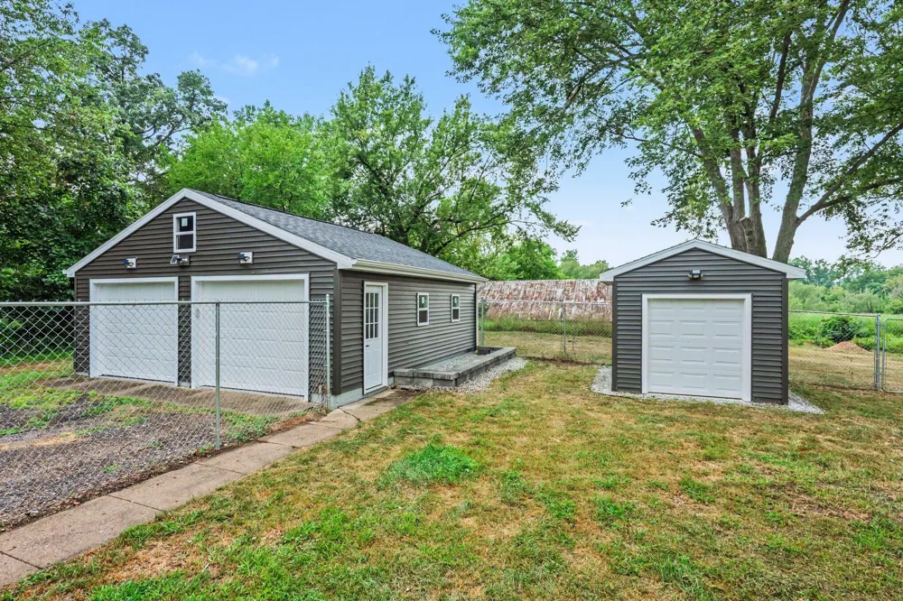 6444 Lovers Lane Portage City, MI 49002