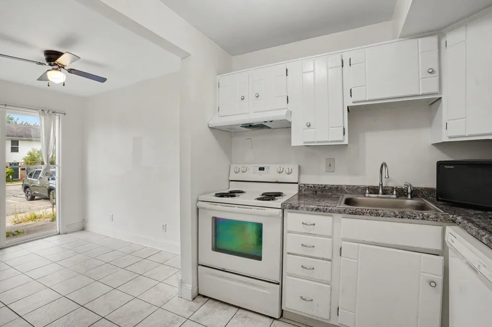 3433 Kenbrooke Court Kalamazoo City, MI 49006