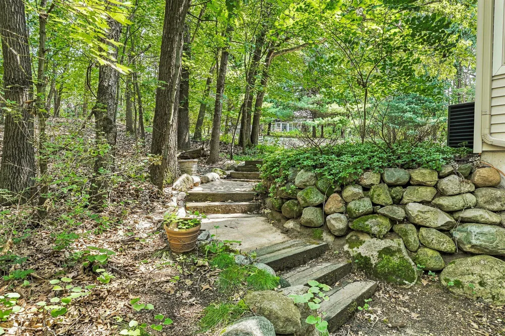 6418 Whitney Woods Richland Township, MI 49083
