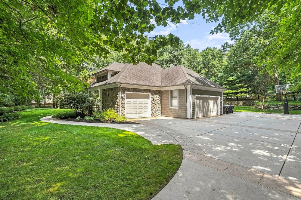 6418 Whitney Woods Richland Township, MI 49083