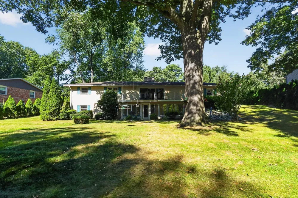 8047 Oak Hill Drive Texas Charter Township, MI 49009