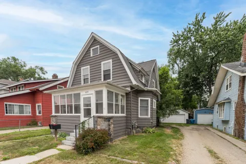 835 Lay Boulevard