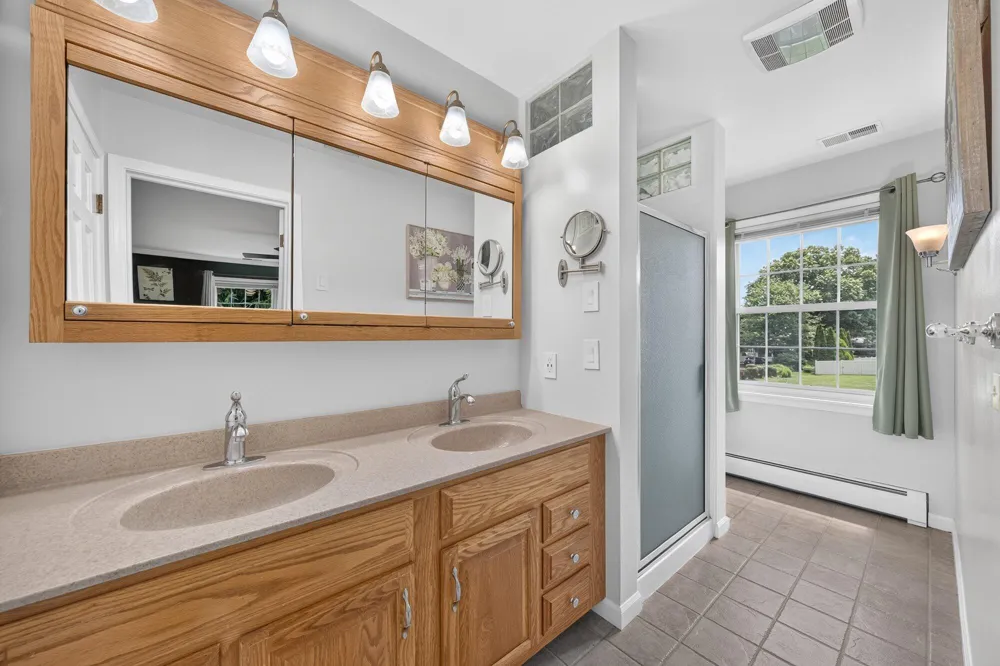 351 W Ridge Circle Oshtemo Charter Township, MI 49009