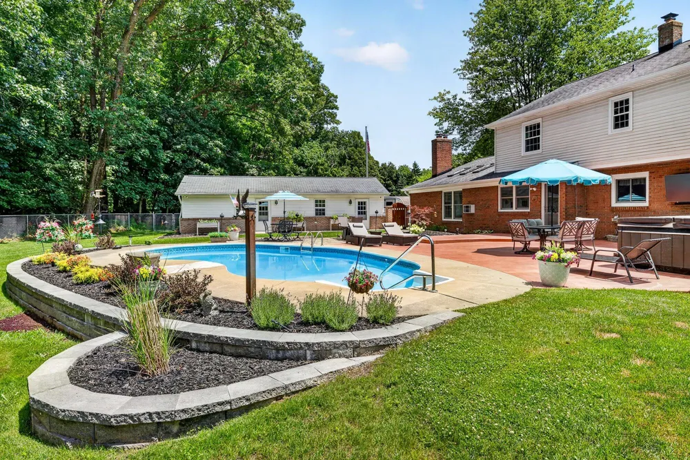351 W Ridge Circle Oshtemo Charter Township, MI 49009